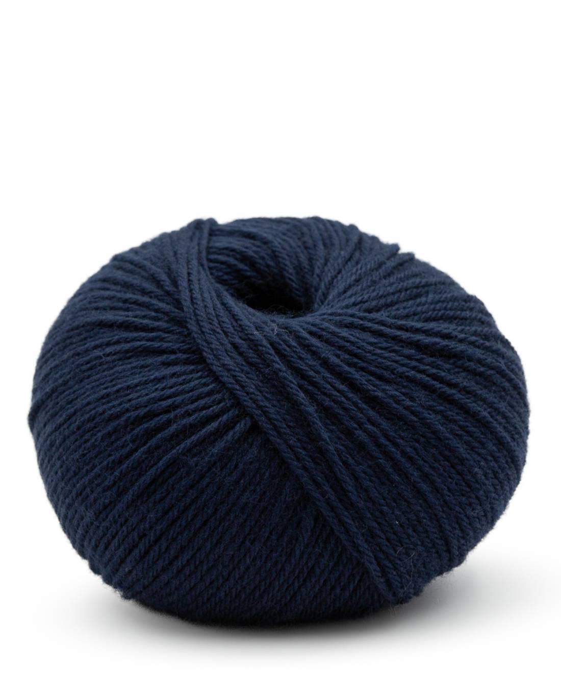 Phildar Phil Caresse 1097 Navy Blue - garenbol vanuit een andere hoek