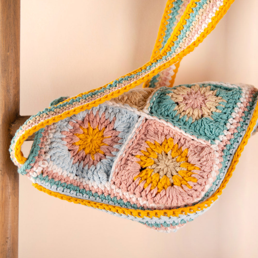 Crochet Kit: Trendy Granny Square Bag