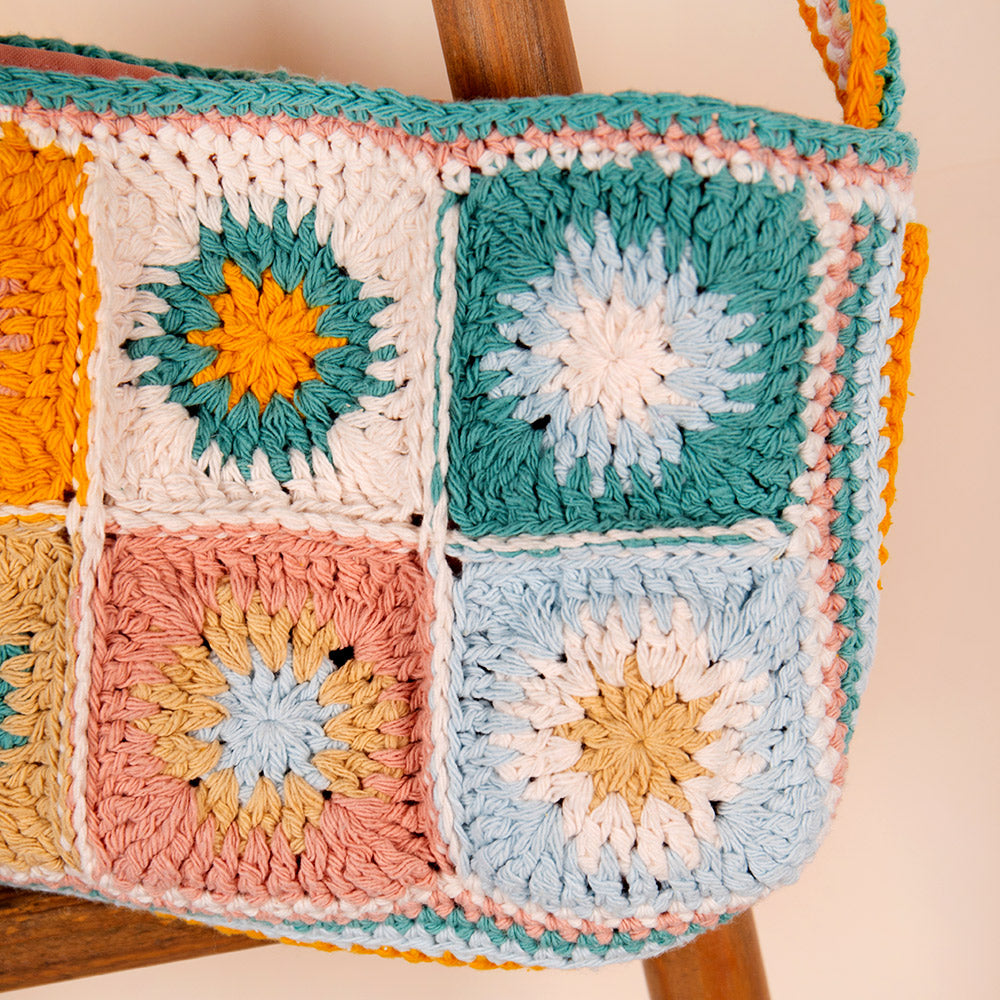 Crochet Kit: Trendy Granny Square Bag
