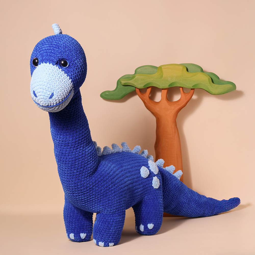 YarnZoo - Huggy the Cuddly Saurus Crochet Kit