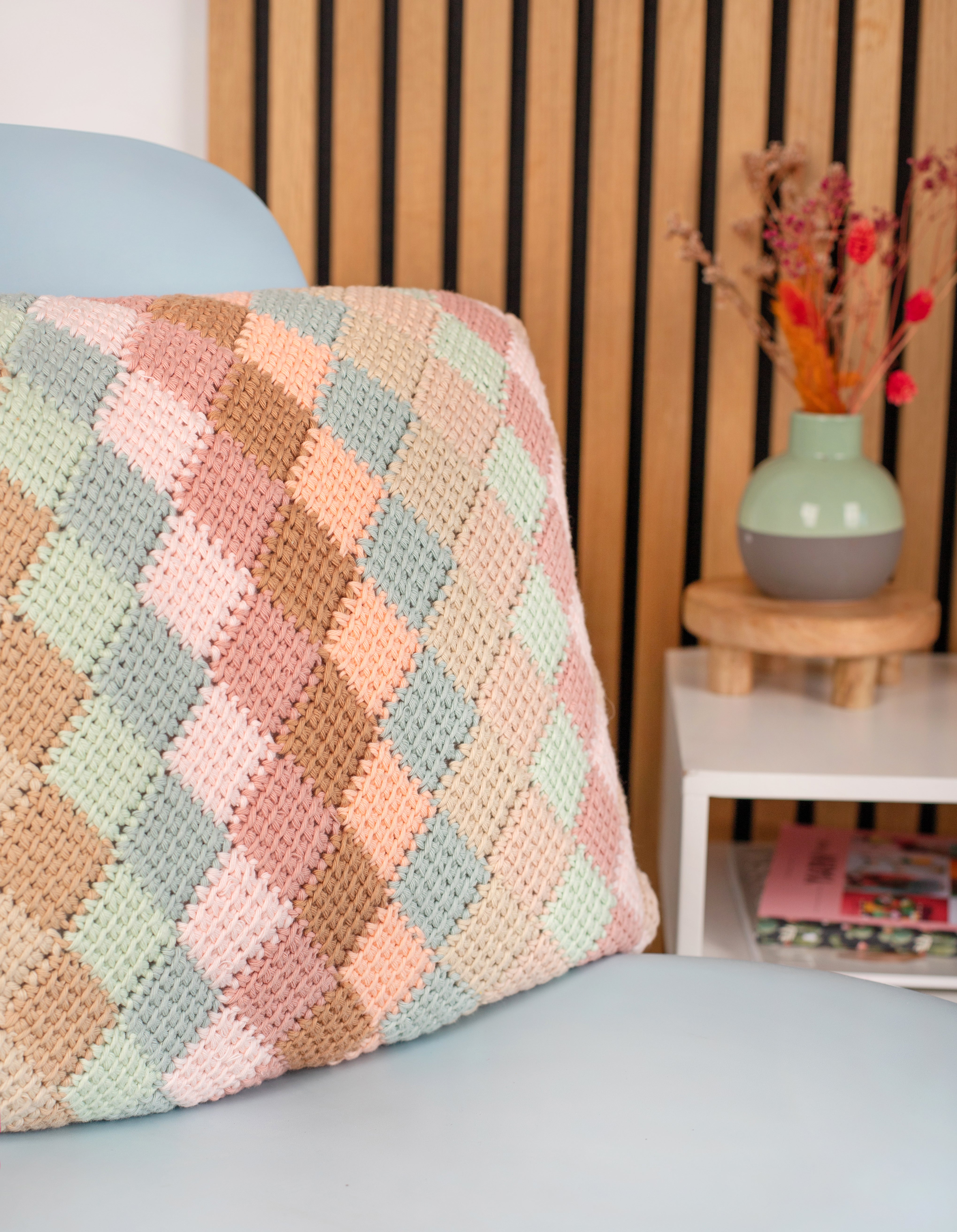 Wallis Cushion - Soft Pastel - Studio Madelaine - Crochet Kit