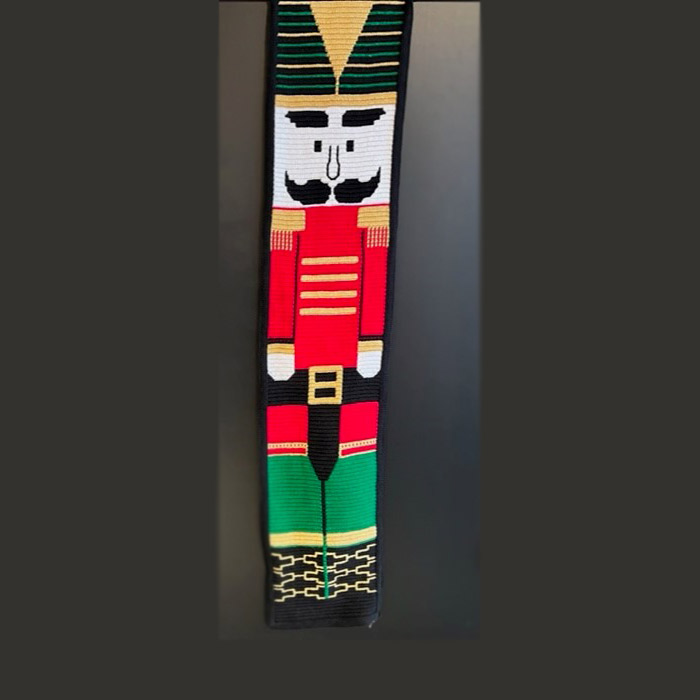 Notenkraker Wandhanger Haakpakket - Traditional Classic versie in rood groen