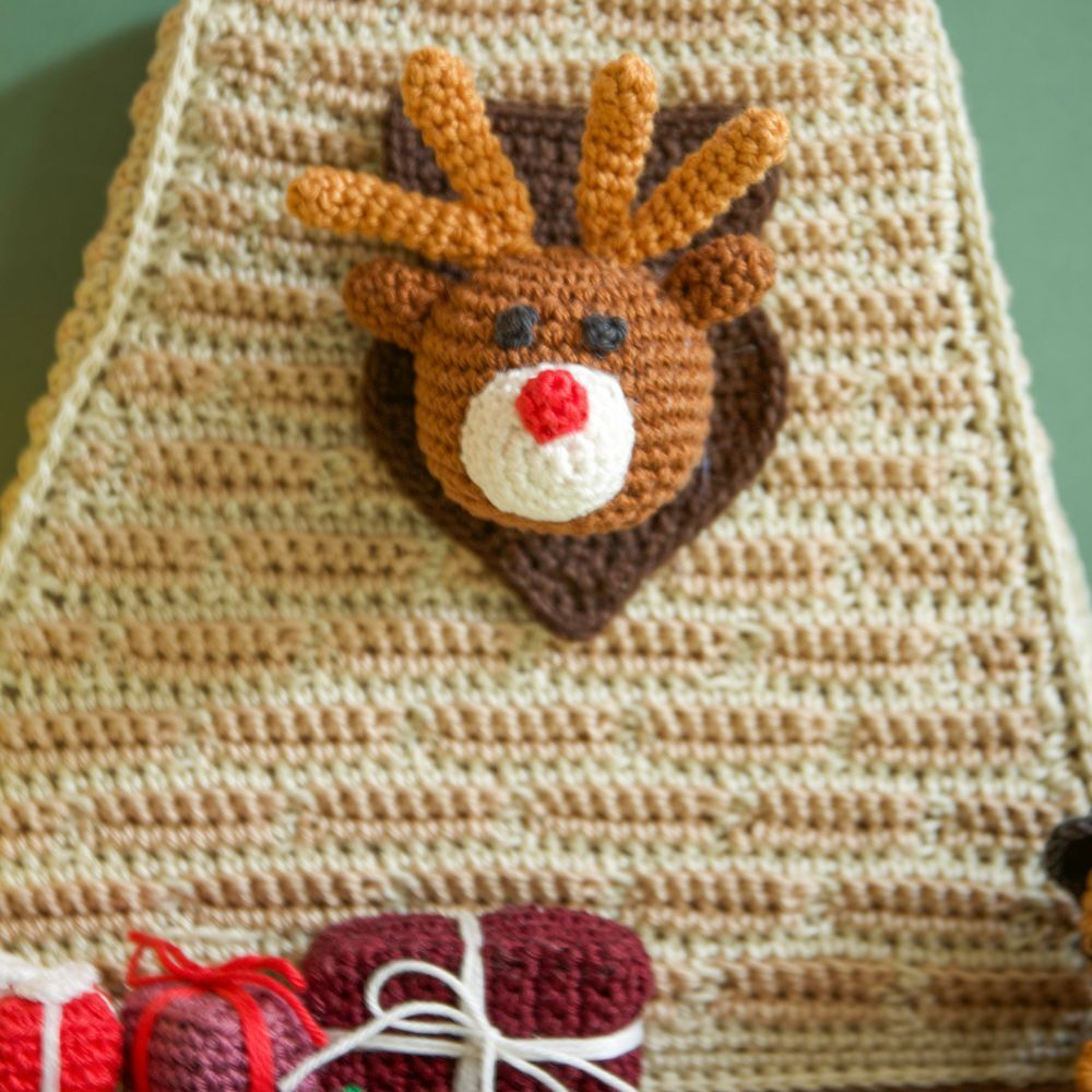 Yarnplaza Warm & Cosy Christmas 2026 Crochet Kit