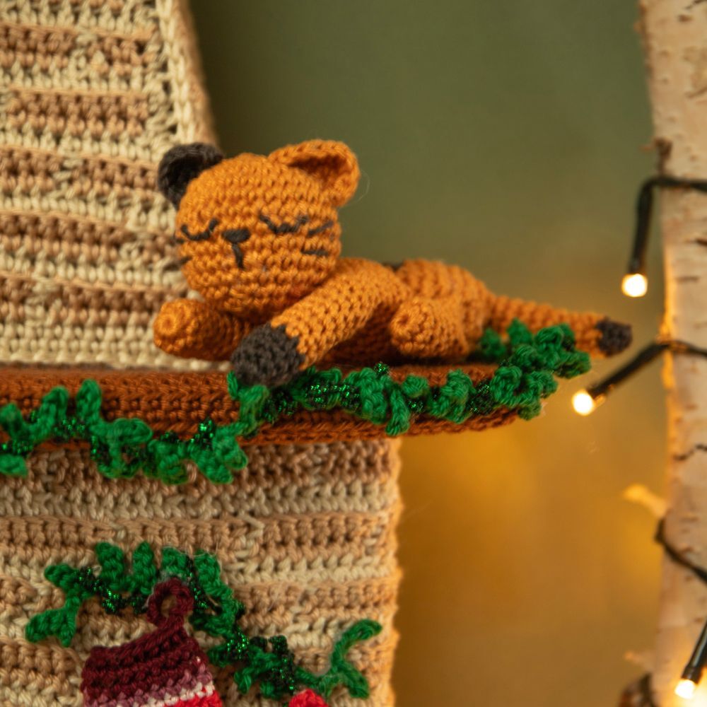 Yarnplaza Warm & Cosy Christmas 2026 Crochet Kit