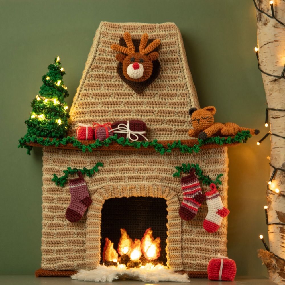 Yarnplaza Warm & Cosy Christmas 2026 Crochet Kit