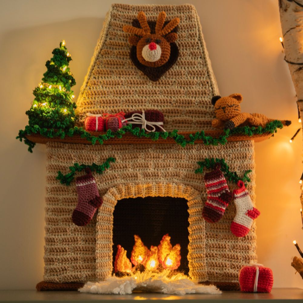 Yarnplaza Warm & Cosy Christmas 2026 Crochet Kit