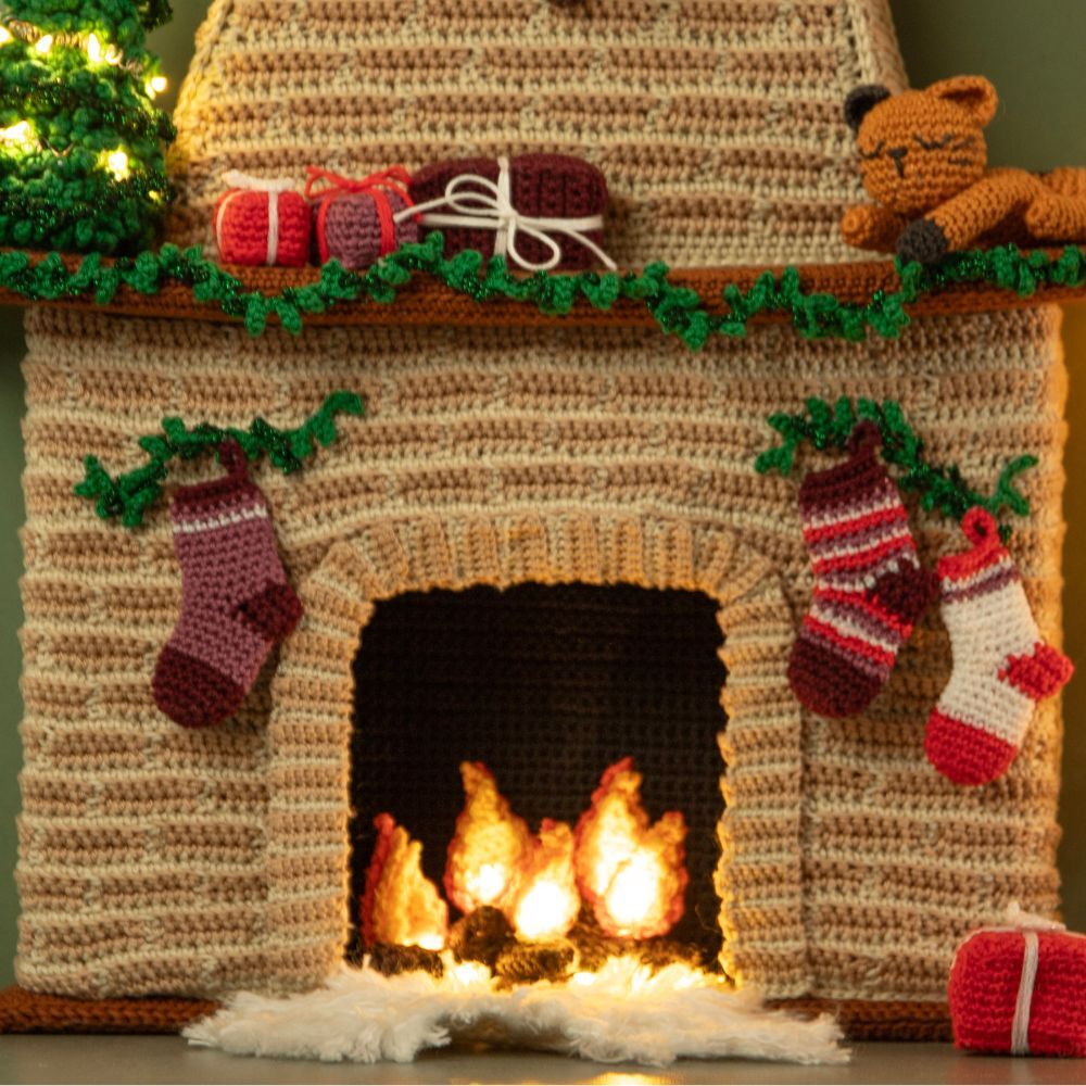 Yarnplaza Warm & Cosy Christmas 2026 Crochet Kit