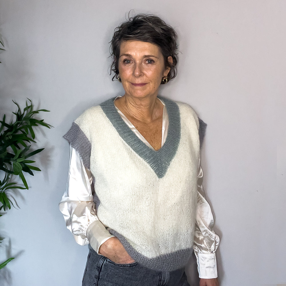 Casual knitted spencer — gemaakt met Casual Knitted Spencer Breipakket (7)