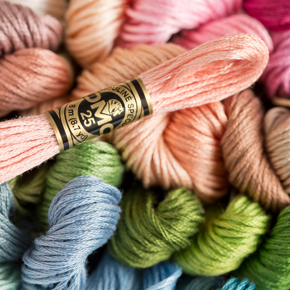 Sfeerbeeld met DMC 117MC Mouliné Spécial Borduurgaren 8m 3053
