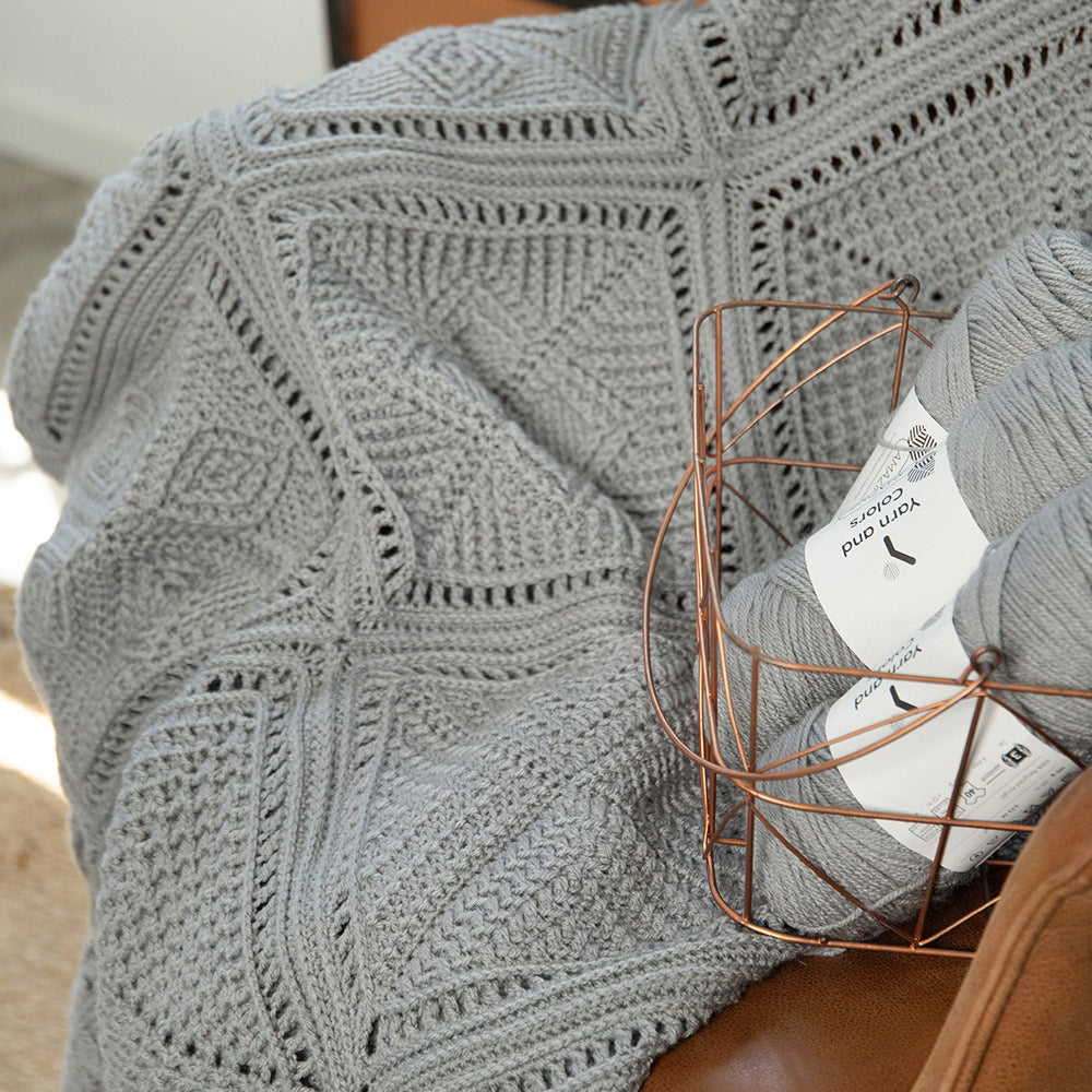Grey — gemaakt met Droomdeken 8.0 CAL (haken) Yarn and Colors Amazing (2)