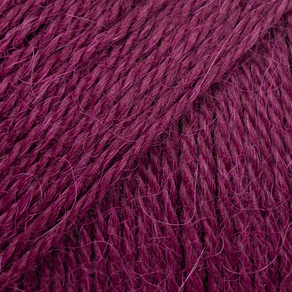 Drops Alpaca Uni Colour 9045 Robijnrood
