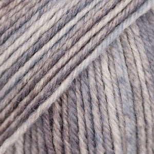 【FOLL/フォル】washed wool gaba all in one DROPS Fabel Long Print 602 Silver-fox | Yarnplaza – Wolplein.nl