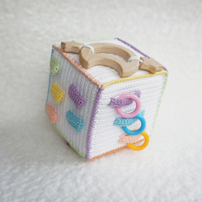 Activiteitenkubus rainbow en neutral — gemaakt met Durable Coral (2)