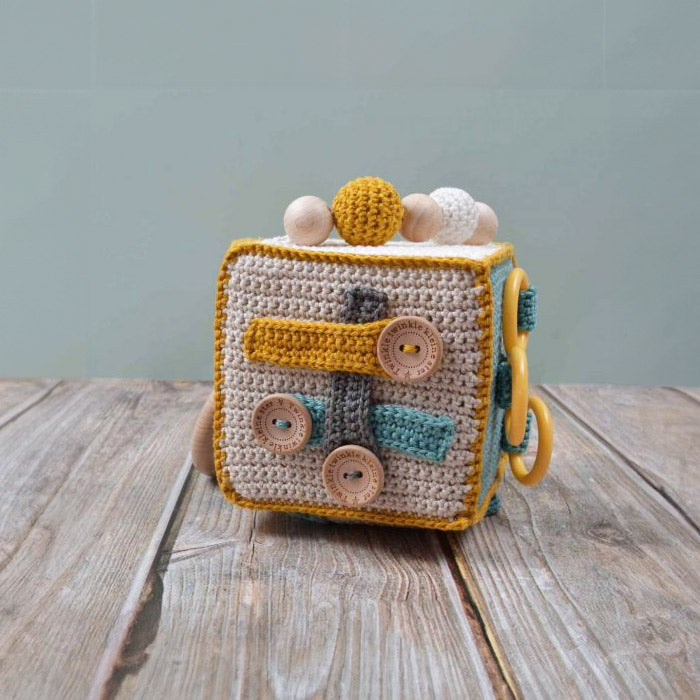Activiteiten kubus — gemaakt met Durable Houten Bijtring Baby Boy (2)