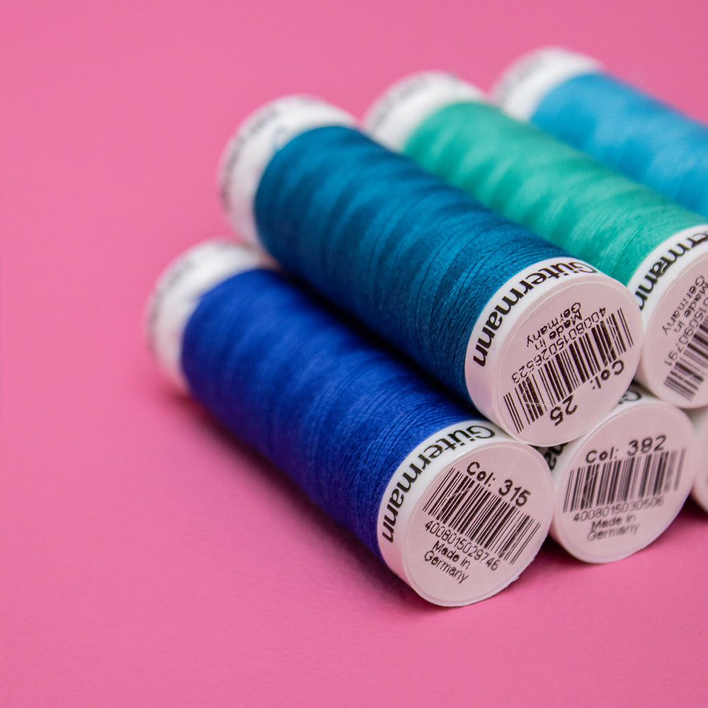 Sfeerbeeld met Gütermann Polyester Nähgarn 200m 759 (2)