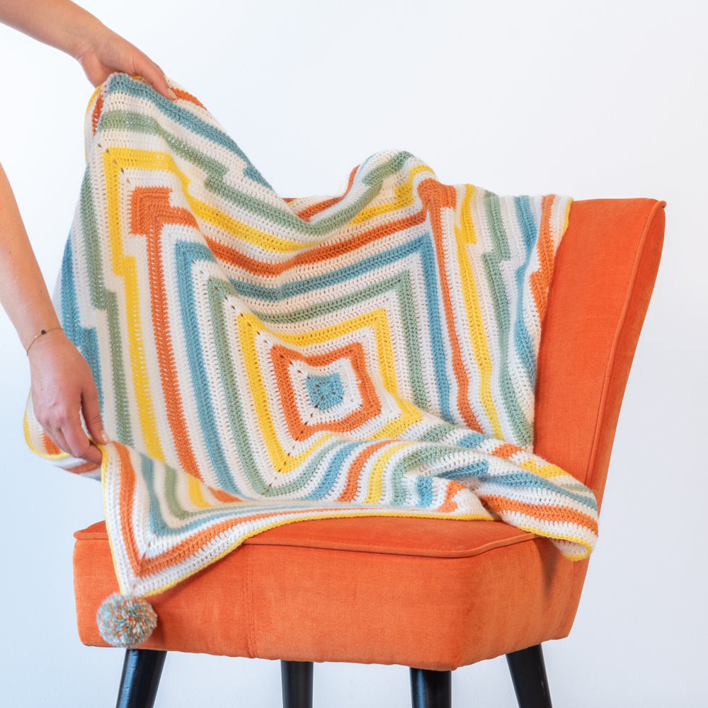 Haakpatroon Yarn and Colors Amazing Square Darts Blanket (12)