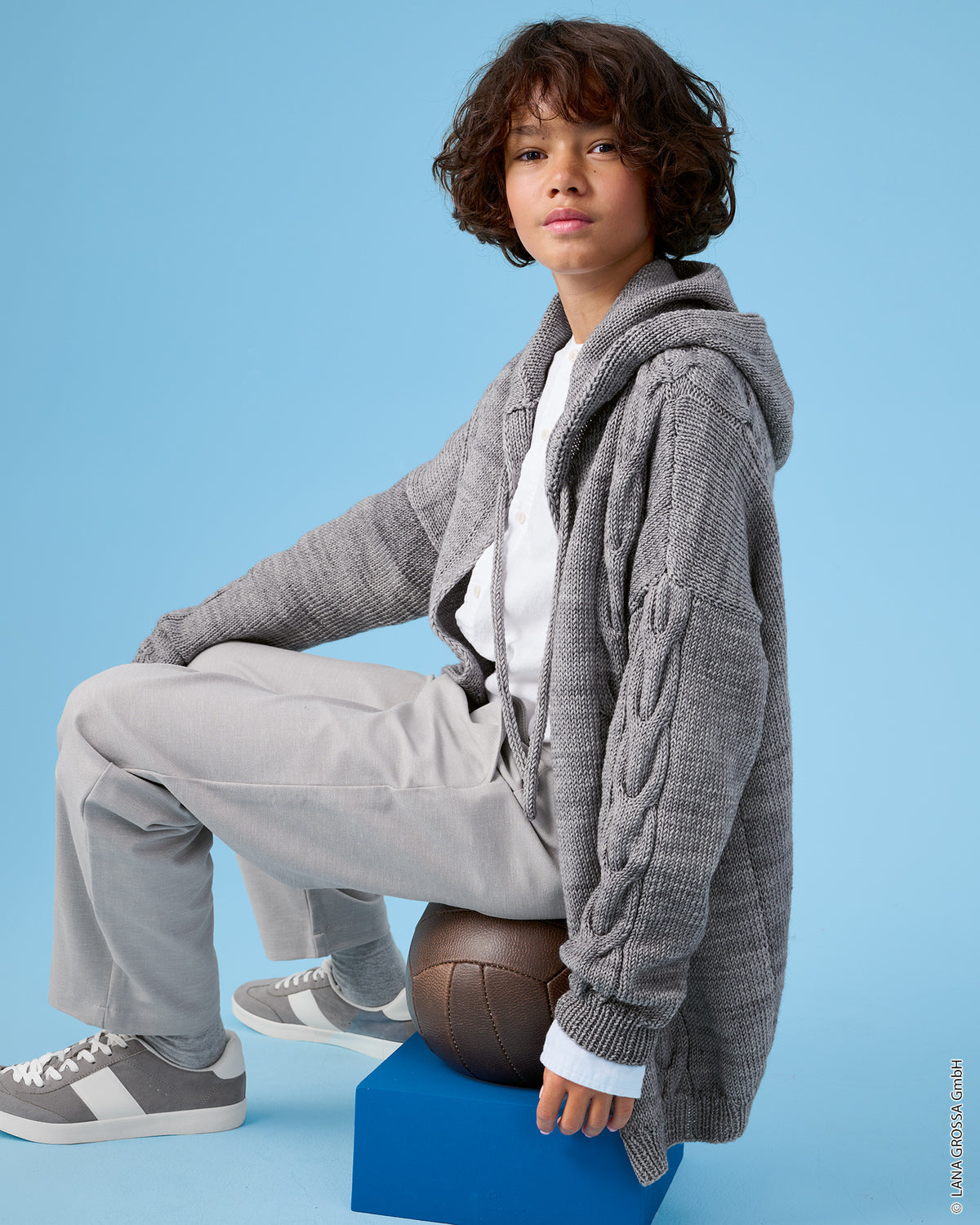 Lana Grossa Kids Nr. 15 model 16 - vest met Cool Wool Big Vintage - sfeerfoto 1