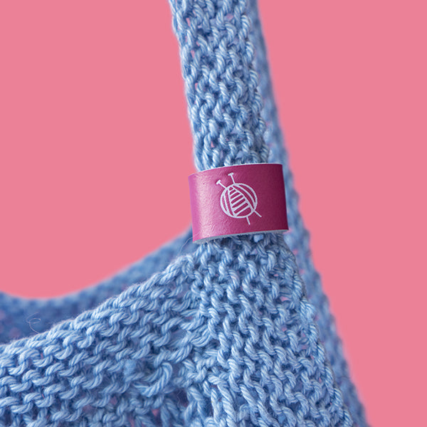 Blauw brei label — gemaakt met Joly Bag Breipakket