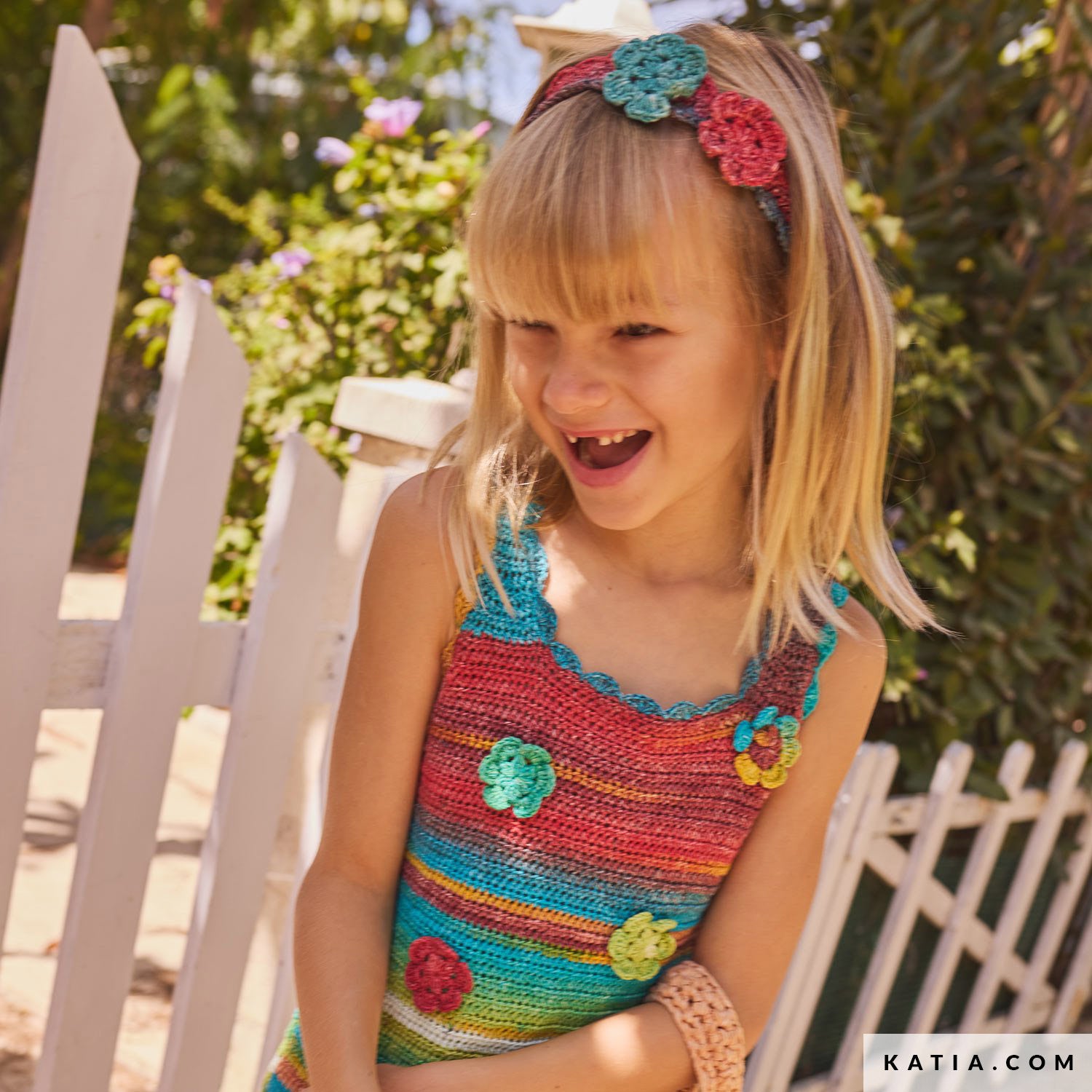 Patroon breien haken kinderen slabbetje lente zomer katia — gemaakt met Katia Kinderen Magazine No. (4)