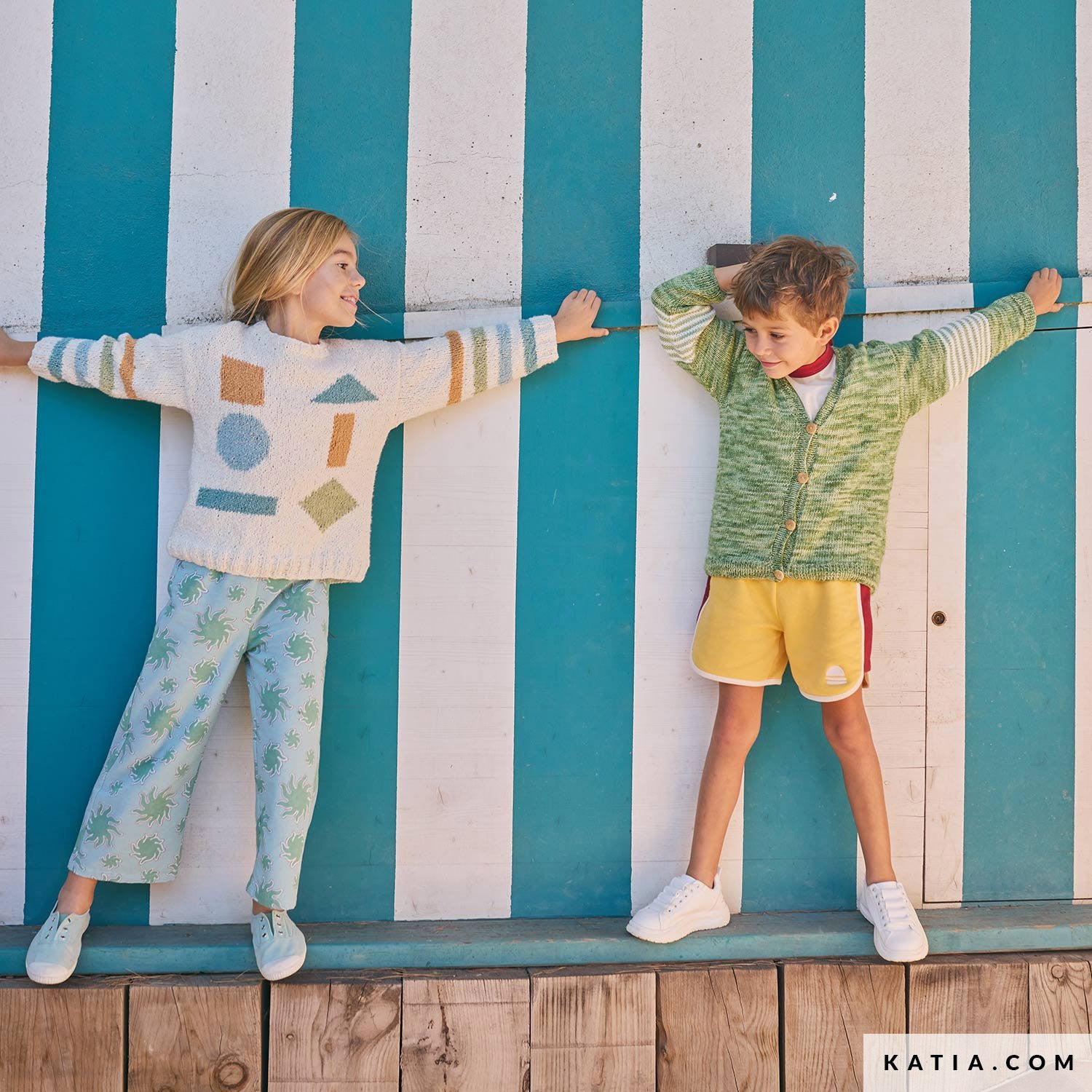 Patroon breien haken kinderen jas lente zomer katia — gemaakt met Katia Kinderen Magazine No. (19)