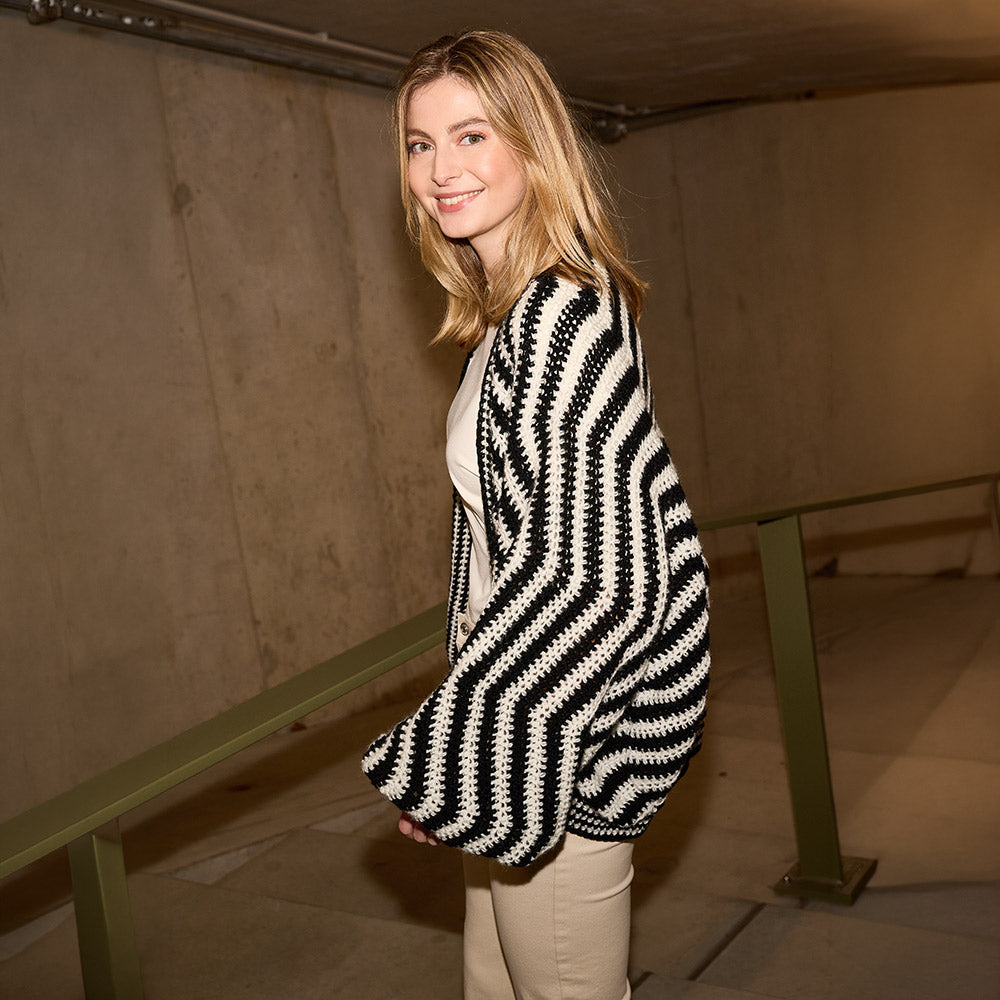 Knipmode - Amazing Wavy Cardigan Garen- en Haakpakket Variabel (2)