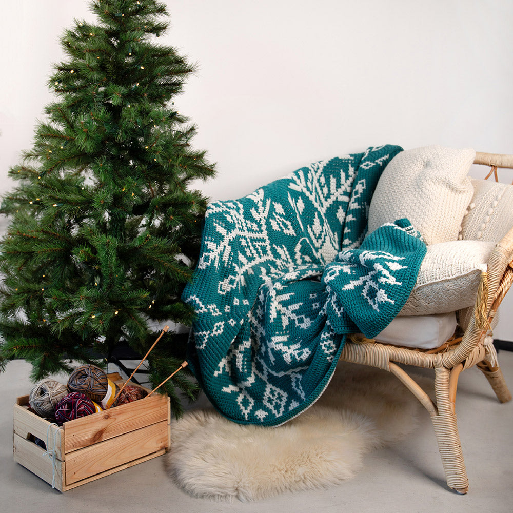Light blue — gemaakt met Arctic Bloom Deken Garen en Haakpakket (2)