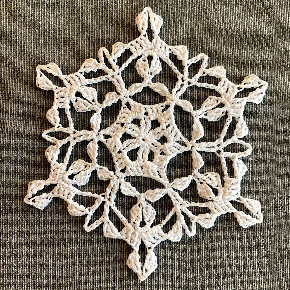 Scheepjes snowflakes — gemaakt met Scheepjes Maxi Sugar Rush