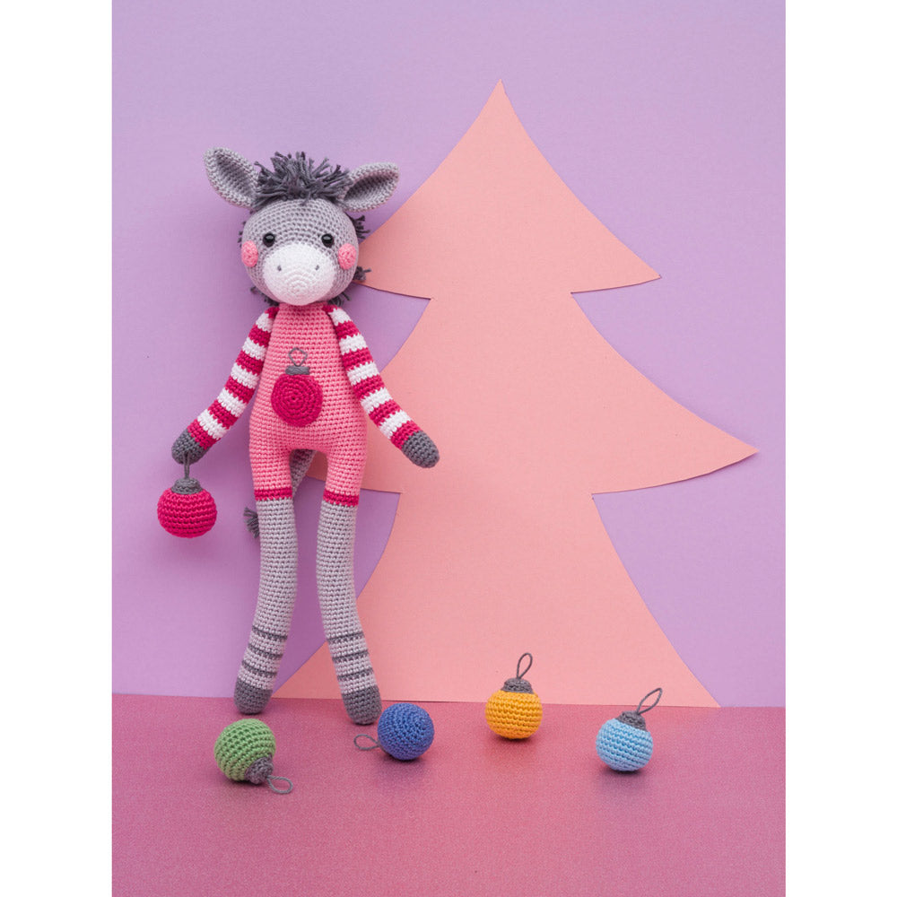 Long Legs Winter Fun Amigurumi Book