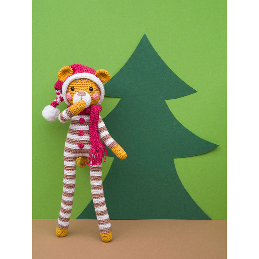 Long Legs Winter Fun Amigurumi Book