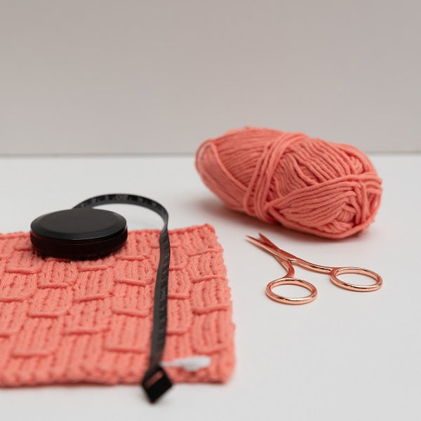 Yarn and Colors Essentiele Schaar Black (2)