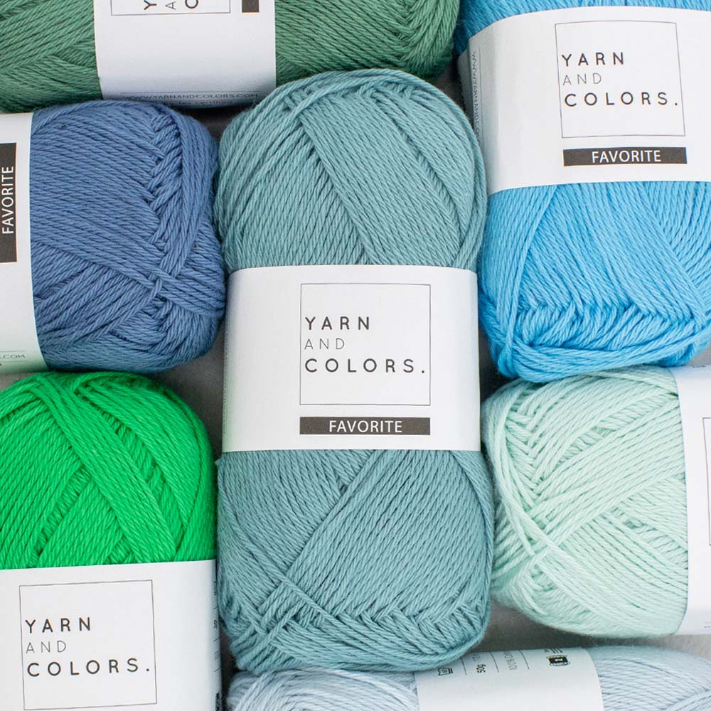 Blauw — sfeerbeeld met Yarn and Colors Favorite Alle Kleuren Pakket