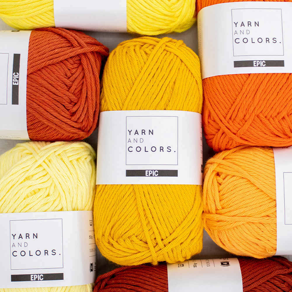 Geel — sfeerbeeld met Yarn and Colors Garden Party Blanket Haakpakket