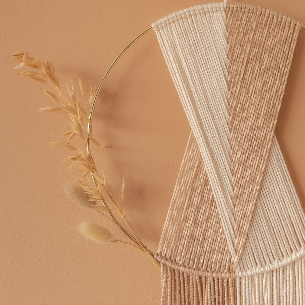 Weave it wall hanging — gemaakt met Yarn and Colors Weave it Wall Hanging Macramé Pakket (2)