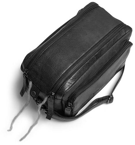 MUUD Stavanger Black - Handmade leather crossbody bag 16x26cm