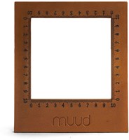 MUUD Dana - Whiskey Handmade leather knitting gauge 16 x 14 cm
