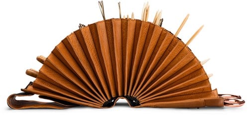 MUUD Betina XL - Whiskey Handgemaakt leren etui 19 x 15 cm