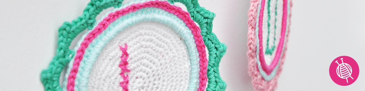 Crochet a Wall Hanging for Mother&apos;s Day