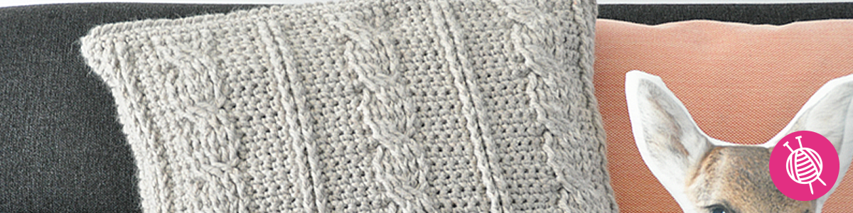 Trend alert: Crochet a cable pillow!