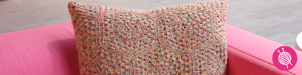 Crocheted cushion with Phildar Carnaval