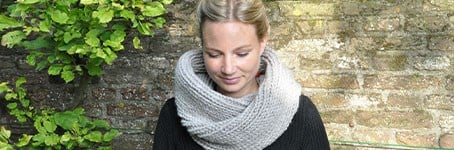 Knitting a Trendy Infinity Scarf