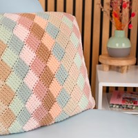 Wallis Cushion - Soft Pastel - Studio Madelaine - Crochet Kit-3