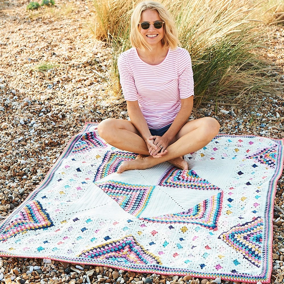 Striped Dot Blanket Crochet Kit 