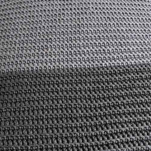 Yarn and Colors Two Tones Comfy Cushion Crochet Kit S 096 Shark Grey / Graphite Grey