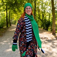 Yarn and Colors Black White and Bright Scarf Crochet Kit 087 Amazon