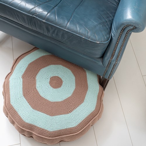 Yarn and Colors Basic Floor Cushion Crochet Kit-2