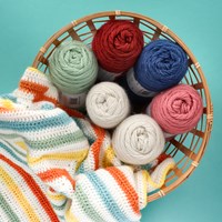 Yarn and Colors Amazing Square Darts Blanket Crochet Kit 060-2