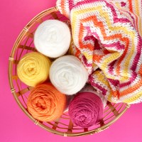 Yarn and Colors Amazing Flower Blanket Crochet Kit 049-2