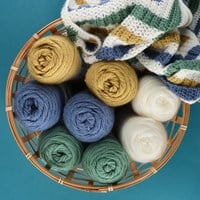 Yarn and Colors Amazing Stripey Blanket Crochet Kit 061-2