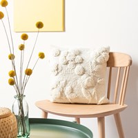 Flower Pillow Uni Punch Needle Kit 3-2