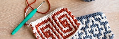Learn how to mosaic crochet with HaakSTER Nienke!